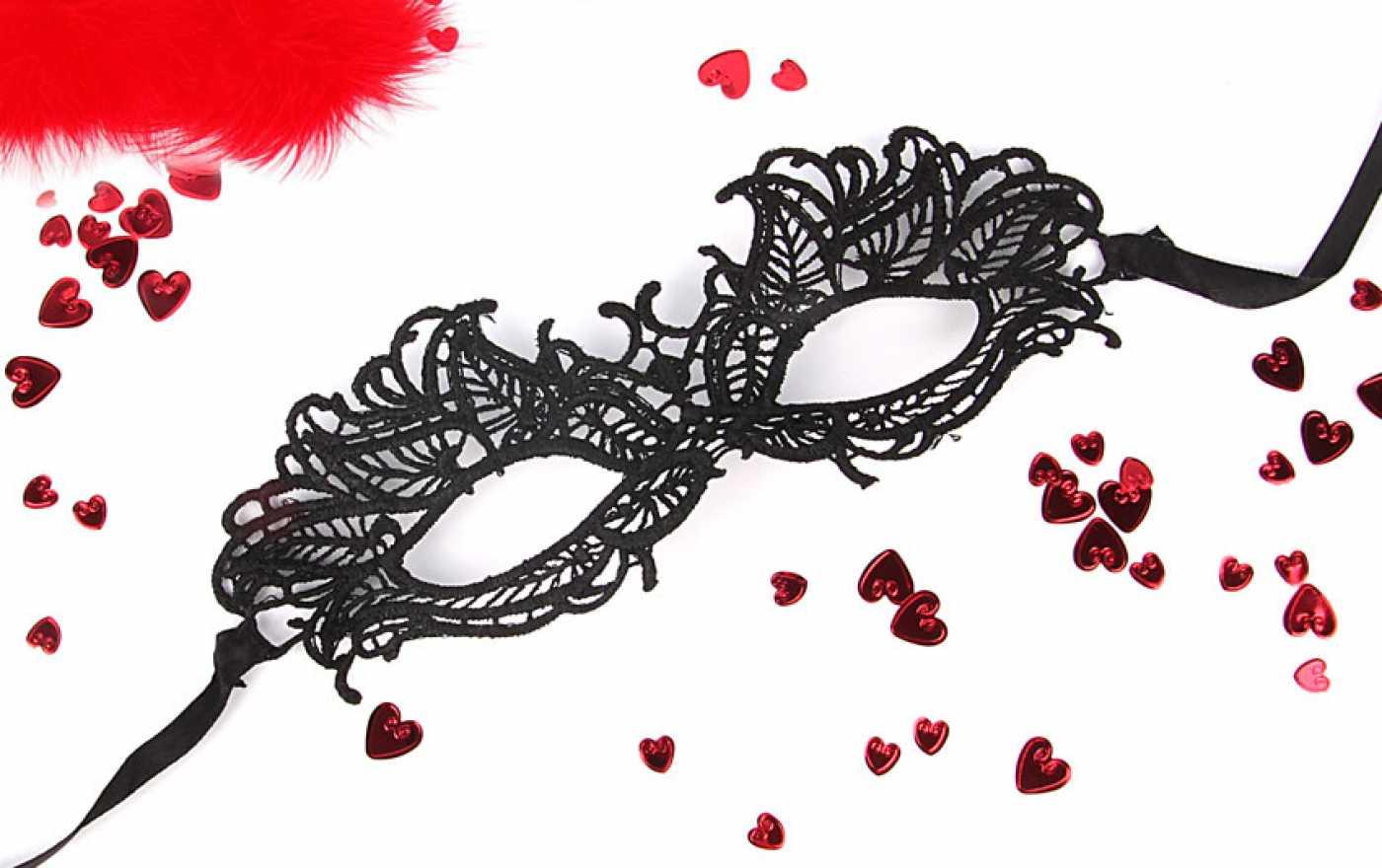 Черная ажурная текстильная маска Эмилия Vestalshop.ru - Изображение 3